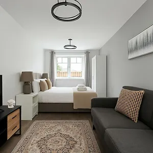 Apartamento Bright Private - Peaceful Morden Location, Londres